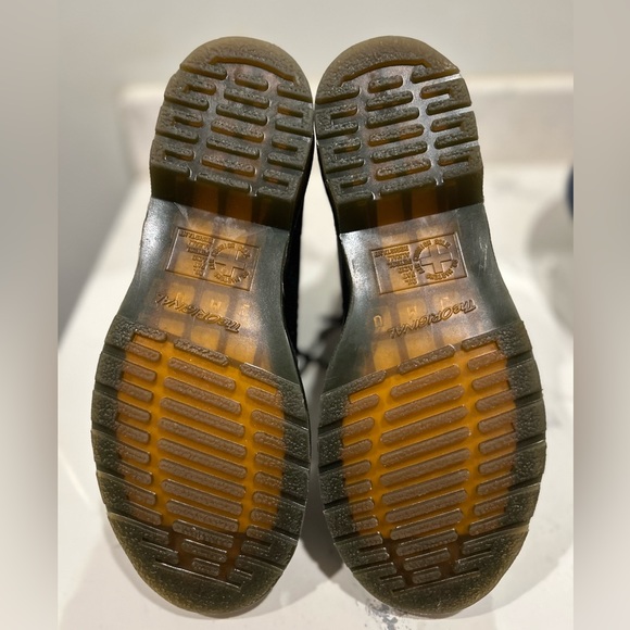 NWOT Dr. Martens 1460 Boot Women’s Size: 8 Color: Black - Picture 13 of 13